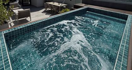 Luxury 2-bedroom apartment with gym and pool