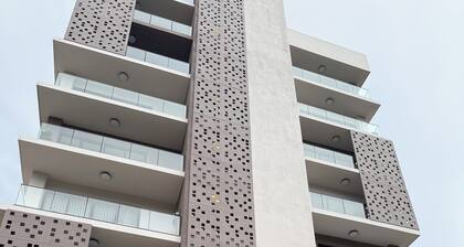 Luxury 2-bedroom apartment with gym and pool