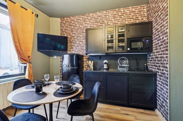 Dining - *Jules Verne inspiration* 2-room apartment (Amiens)