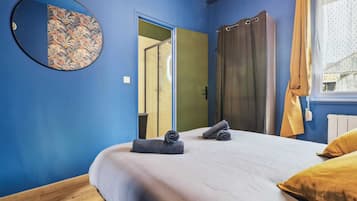 1 bedroom, iron/ironing board, free WiFi, bed sheets