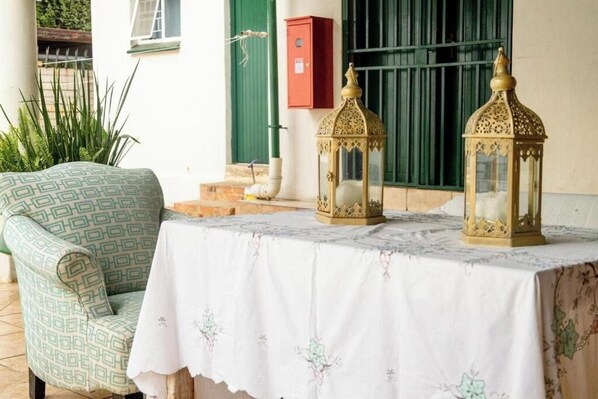 Outdoor dining