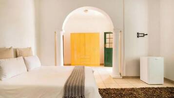 1 bedroom, internet, bed sheets