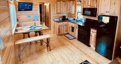 Cozy Cabin on Seneca Wine Trail, Sunsets, Fire pit 5