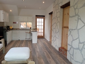 Stovetop - Extremely Clean, Well Iluminated Two Bedroom Apartment Rustic Mexican finishes (Morelia)