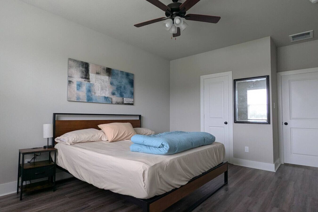 3 bedrooms, desk, WiFi