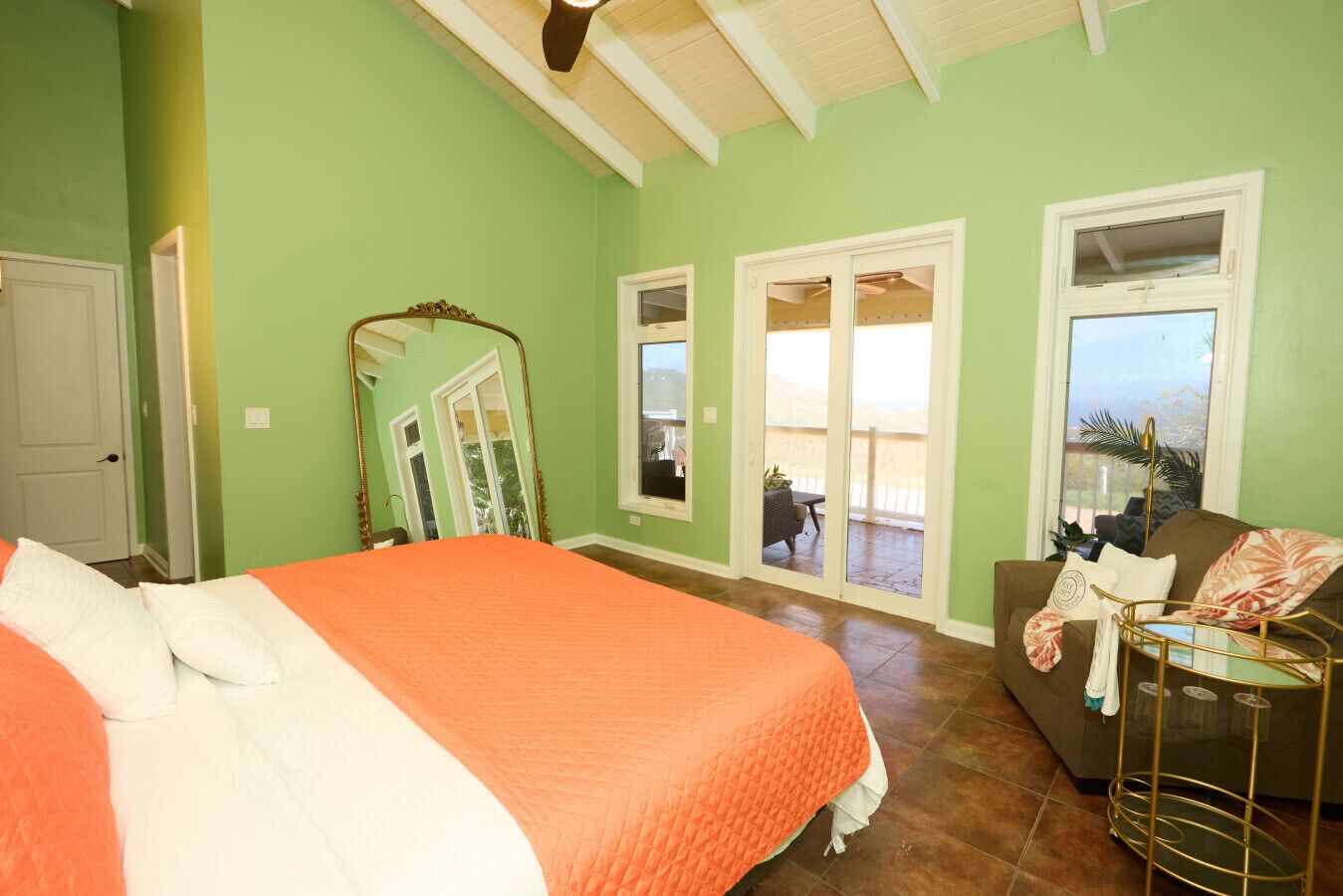 5 bedrooms, desk, iron/ironing board, travel crib