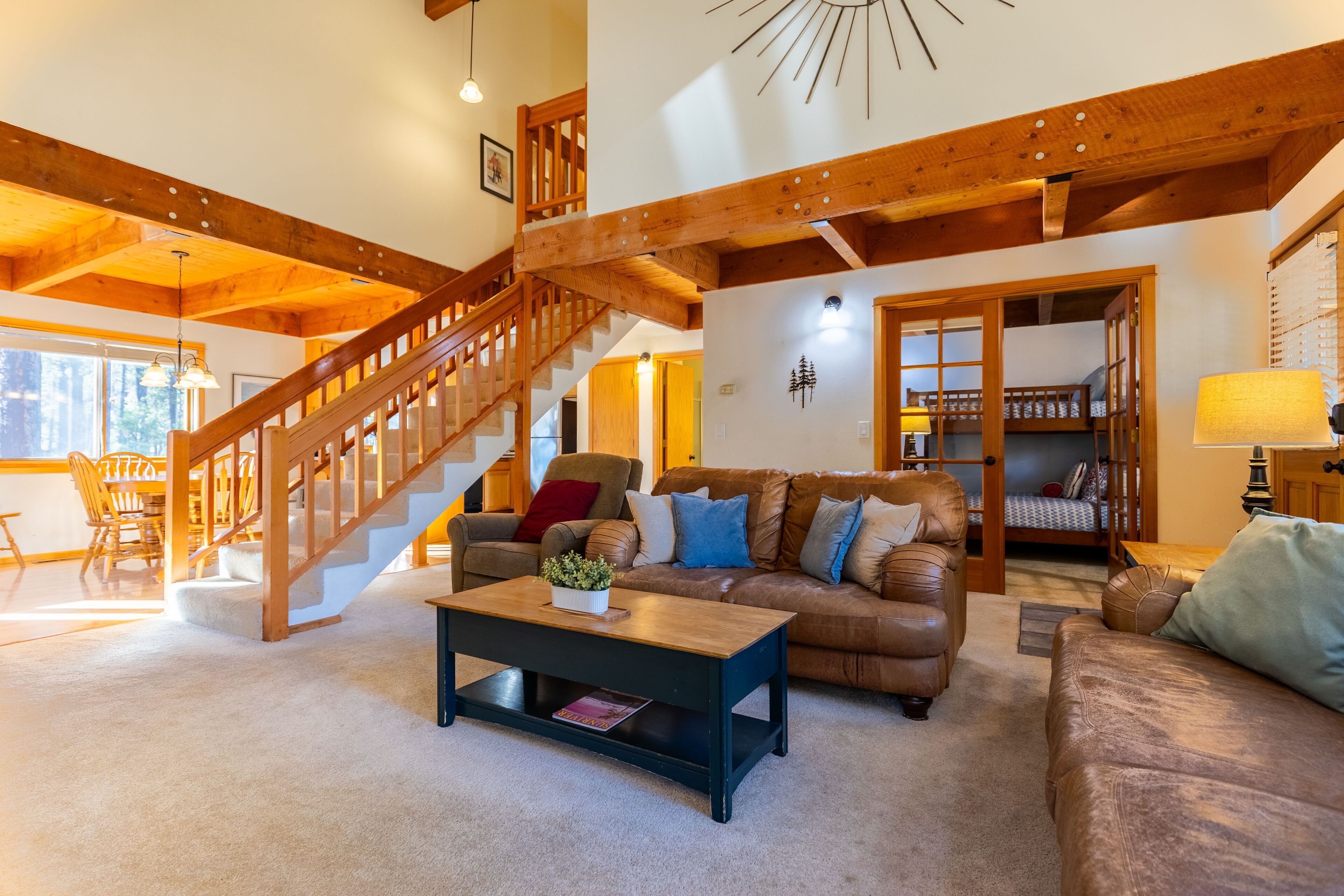 Televisión, chimenea y tenis de mesa 