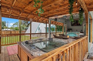 Bain à remous extérieur