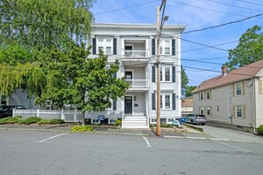 Exterior - Salem 3BDR w/ Gameroom+Balcony+Parking (Salem)