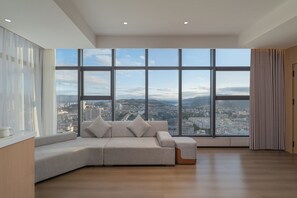 1 Bedroom Suite With Bath