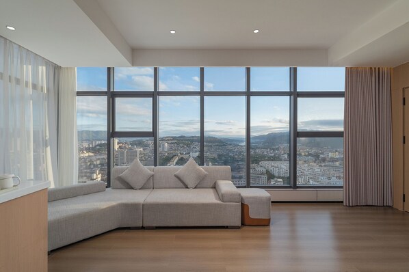 1 Bedroom Suite With Bath