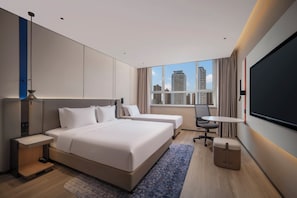 1 King And 1 Single Standard | Premium bedding, down duvets, desk, laptop workspace - Holiday Inn Express Qingdao Downtown (Qingdao)