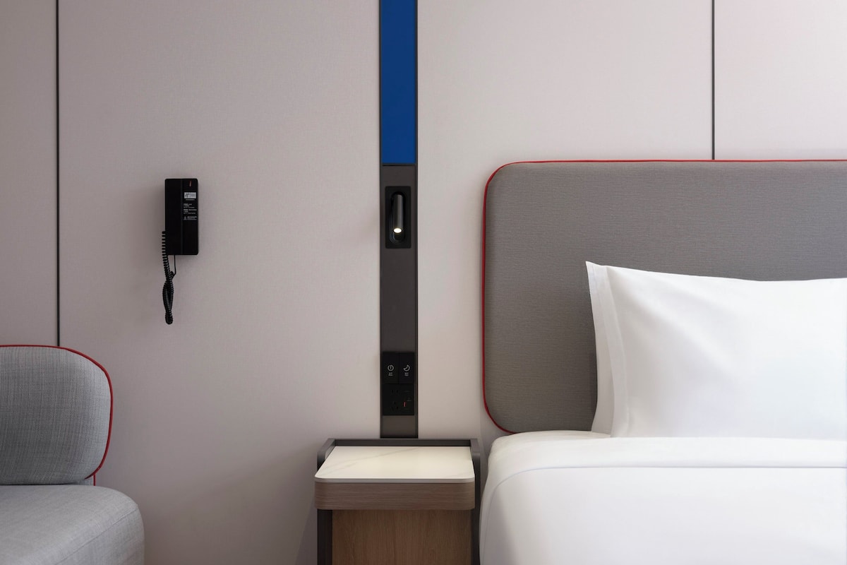 Standard Room | Premium bedding, down duvets, desk, laptop workspace