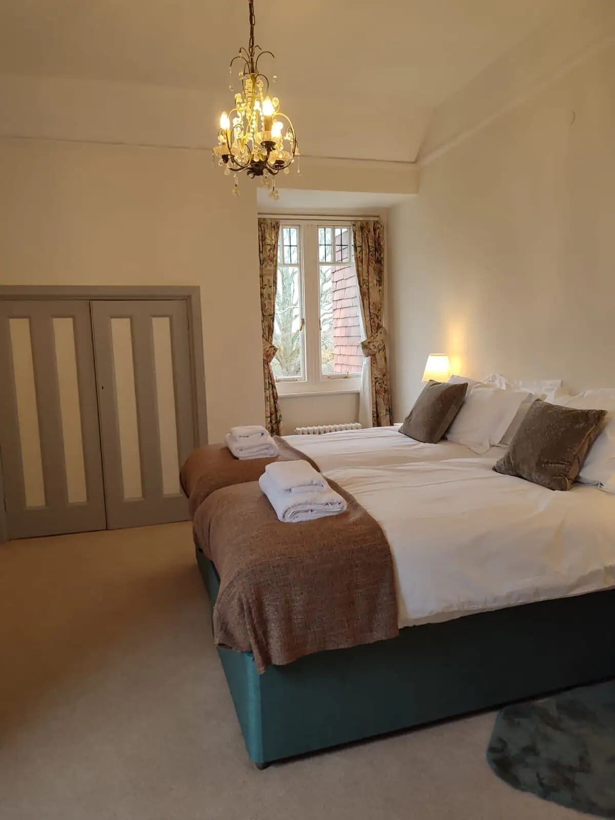 8 bedrooms, iron/ironing board, travel cot, free WiFi