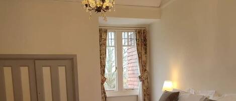 8 bedrooms, iron/ironing board, travel cot, free WiFi