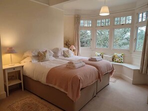 8 chambres, fer et planche à repasser, lit parapluie, Wi-Fi gratuit