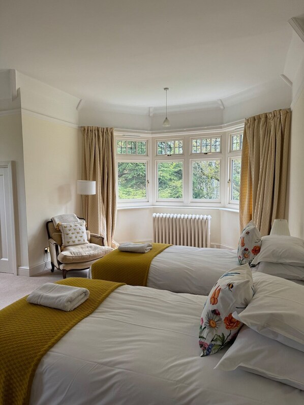 8 bedrooms, iron/ironing board, travel cot, free WiFi