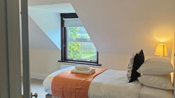 3 bedrooms, iron/ironing board, travel crib, free WiFi