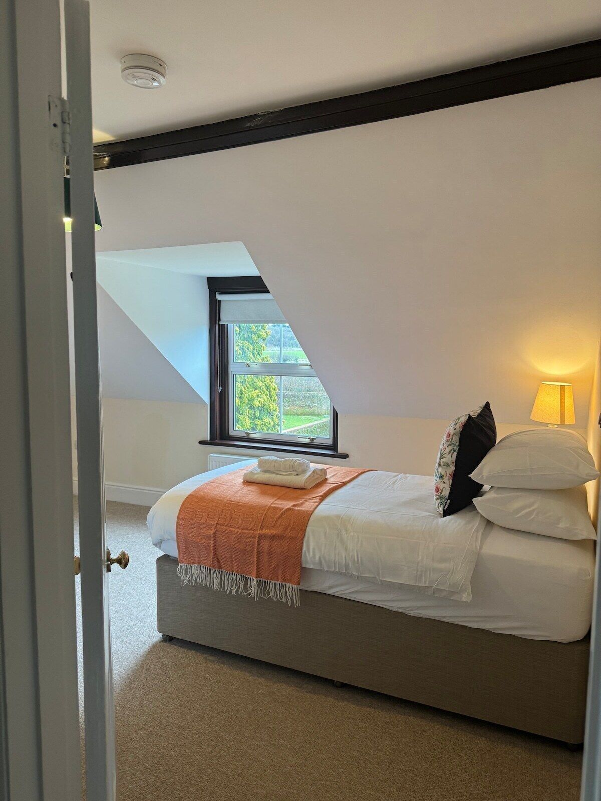3 bedrooms, iron/ironing board, travel cot, free WiFi