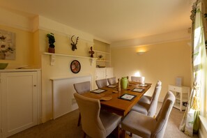 Dining - Red House - Private Bathroom (Hinton)