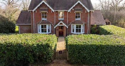 Red House - Private Bathroom