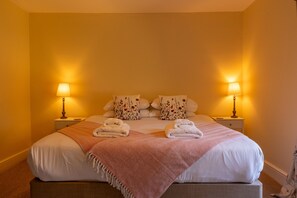 4 habitaciones, tabla de planchar con plancha y cuna de viaje