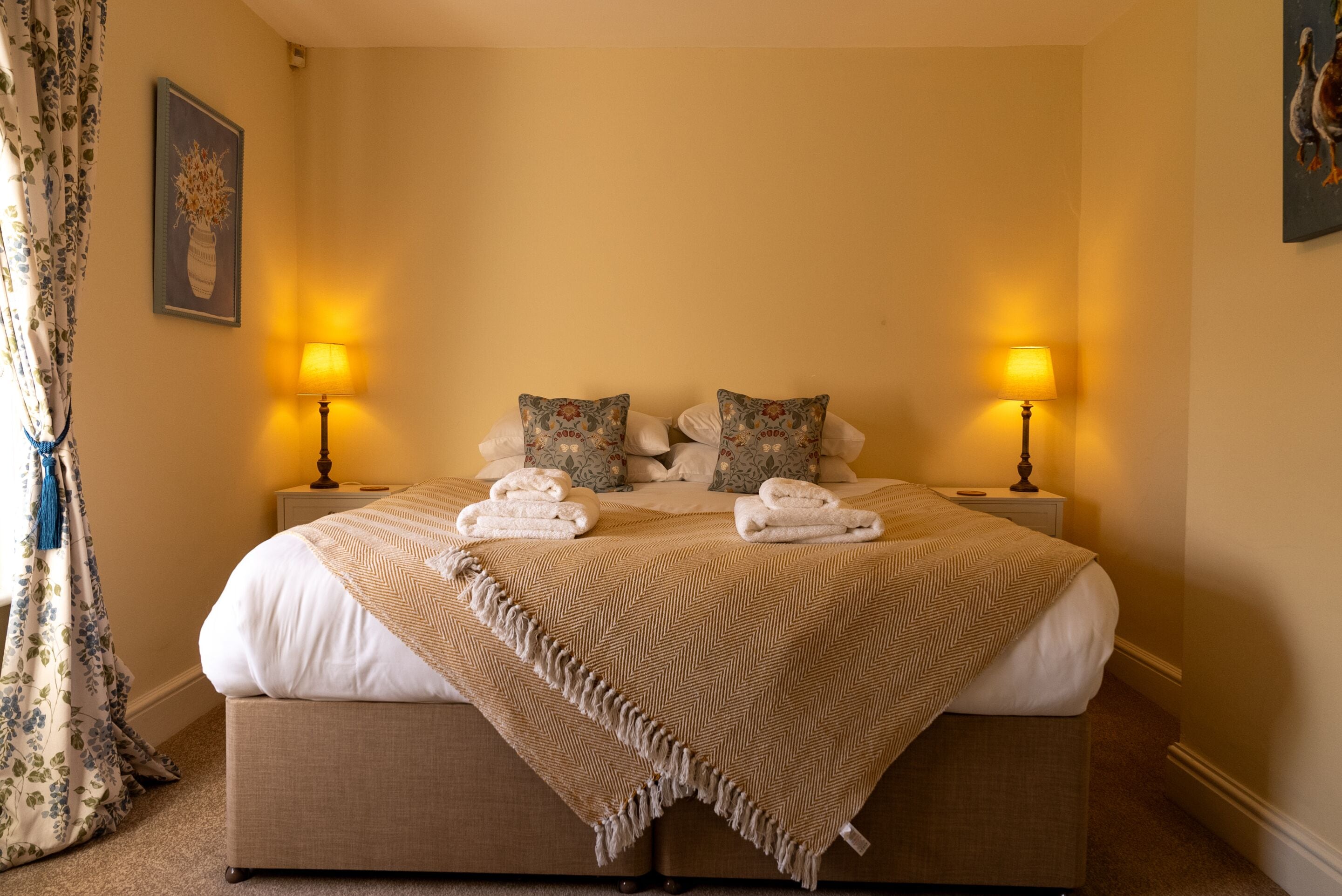 4 habitaciones, tabla de planchar con plancha y cuna de viaje 