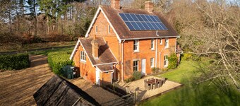 Red House - Private Bathroom
