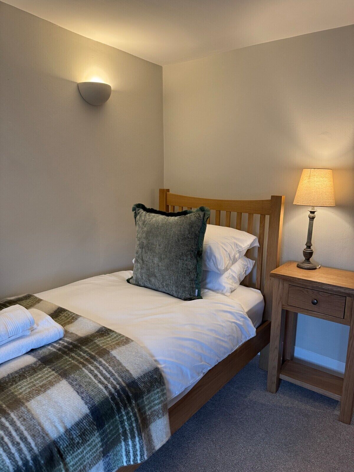 3 bedrooms, iron/ironing board, travel crib, WiFi (free)