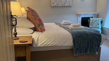 3 bedrooms, iron/ironing board, travel cot, free WiFi