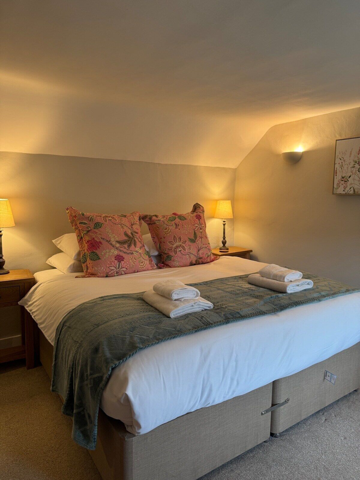 3 bedrooms, iron/ironing board, travel crib, WiFi (free)