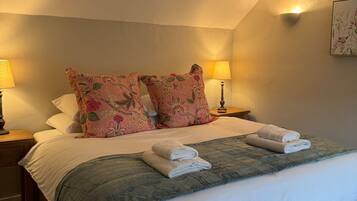 3 bedrooms, iron/ironing board, travel crib, WiFi (free)