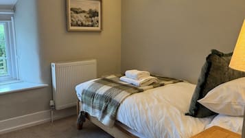 3 bedrooms, iron/ironing board, travel cot, free WiFi