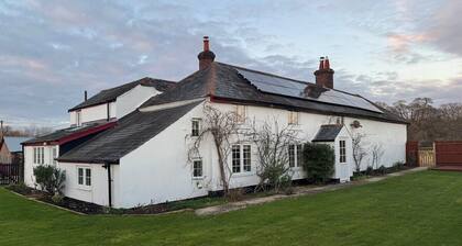 New Close Farmhouse - Countryside View