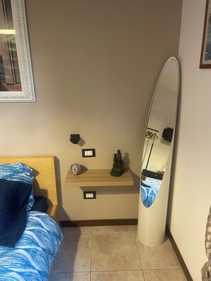 WiFi, bed sheets