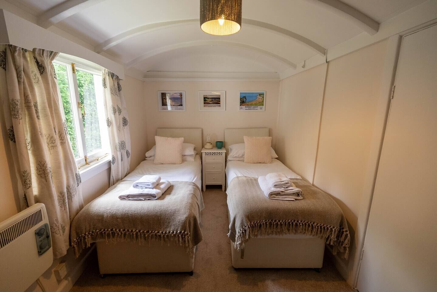 2 bedrooms, iron/ironing board, travel cot, free WiFi