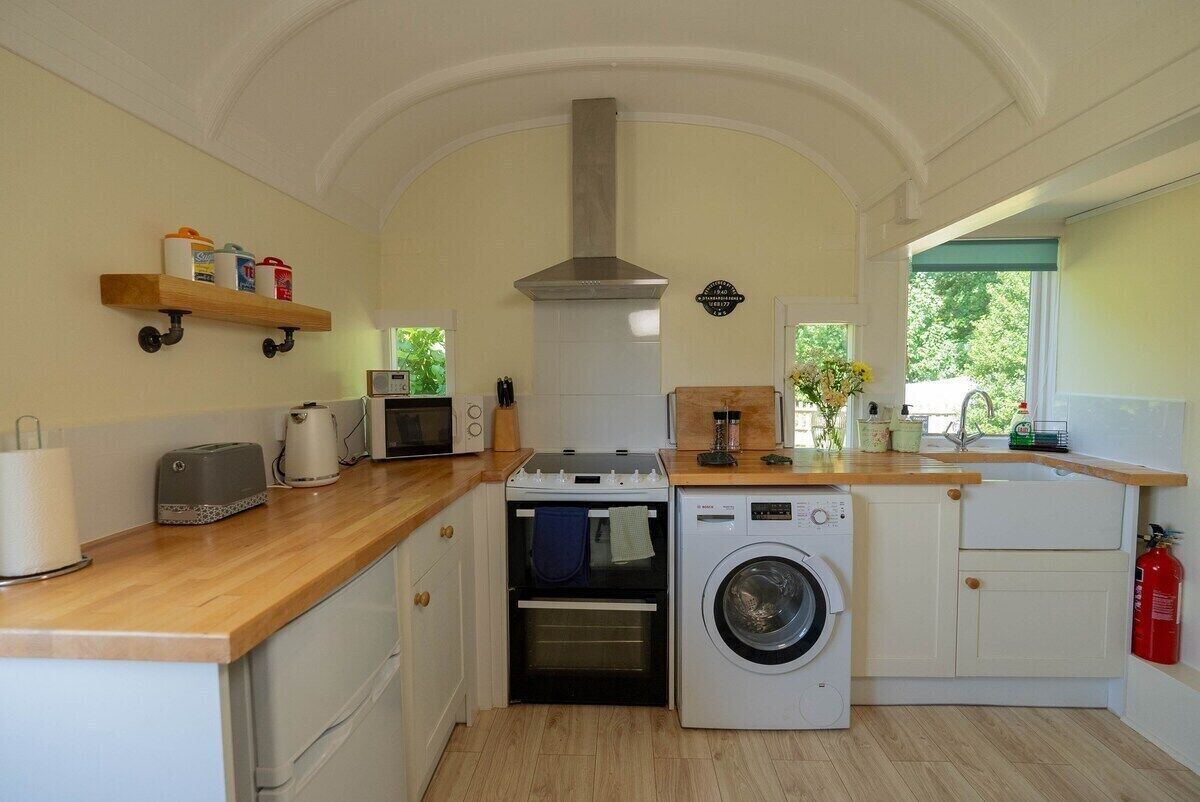 雪櫃、微波爐、焗爐、咖啡機/沖茶器