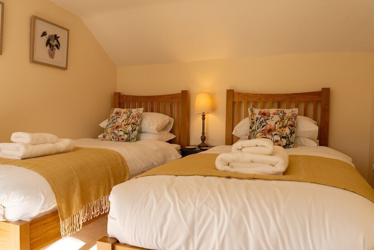 2 bedrooms, iron/ironing board, travel crib, free WiFi