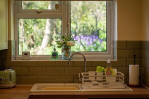 Fridge, microwave, oven, coffee/tea maker