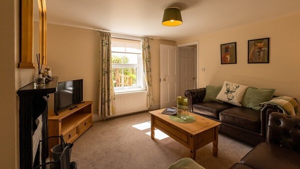 Living area - Foxglove Cottage - Countryside View (Bransgore)