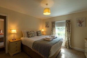 2 bedrooms, iron/ironing board, travel cot, free WiFi