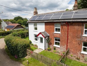 Exterior - Rose Cottage - Countryside View (Bransgore)