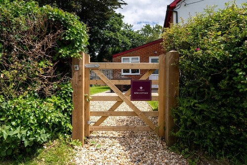 Rose Cottage - Countryside View