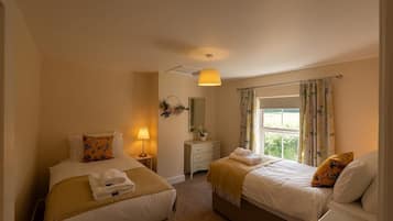 2 Schlafzimmer, Reisekinderbett, kostenloses WLAN, Bettwäsche