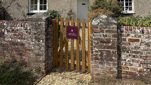 Exterior - Staplecross Farm Cottage (Burton)