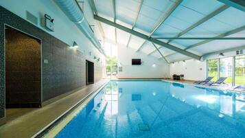 Una piscina techada