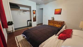 2 bedrooms, Internet, bed sheets