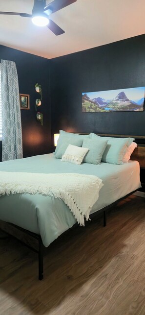 3 bedrooms, desk, iron/ironing board, travel cot