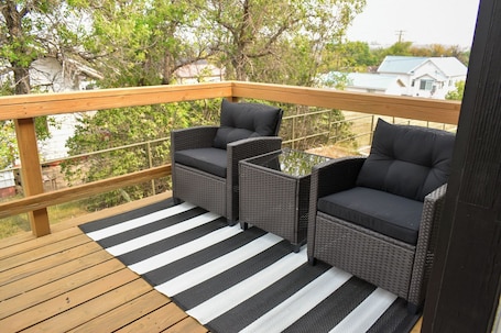 Property grounds. Glacier Getaway- Family Friendly, 3 Bedroom Duplex