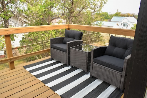 Glacier Getaway- Family Friendly, 3 Bedroom Duplex